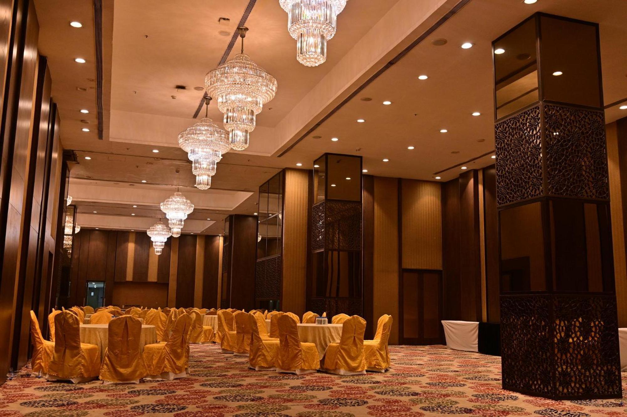 Holiday Inn Kolkata Airport By Ihg Екстер'єр фото The Grand Ballroom